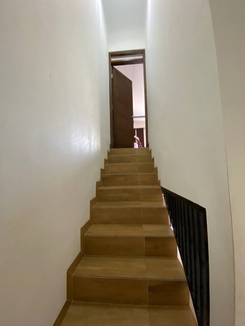 Rumah 2 lantai lokasi strategis di Cisaranten Kulon Arcamanik