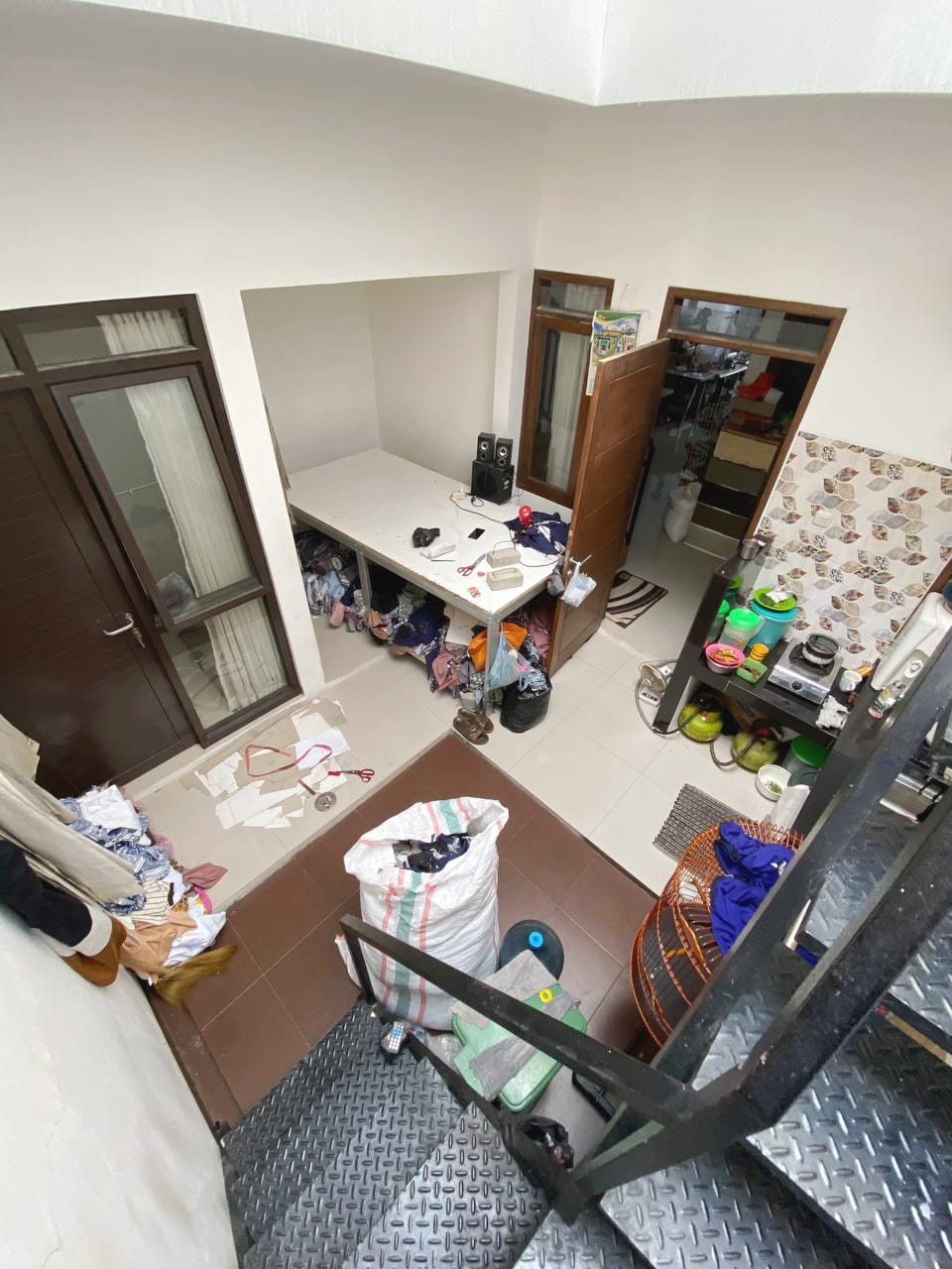 Rumah 2 lantai lokasi strategis di Cisaranten Kulon Arcamanik