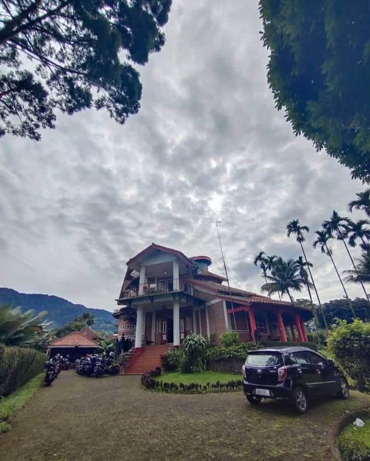 Dijual rumah villa di Cisarua, Kabupaten Bogor, Jawa Barat