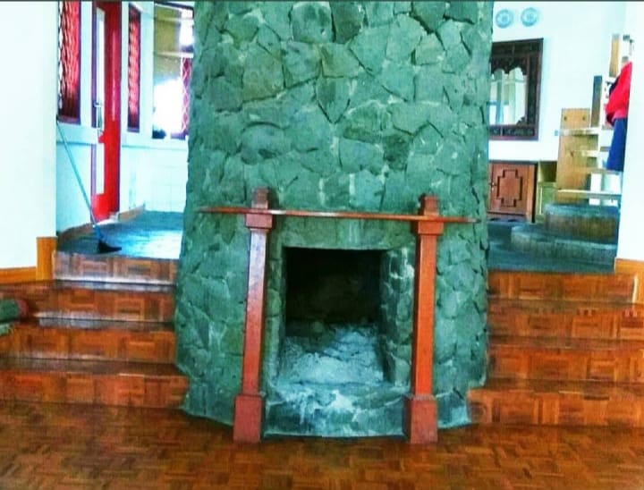 Dijual rumah villa di Cisarua, Kabupaten Bogor, Jawa Barat