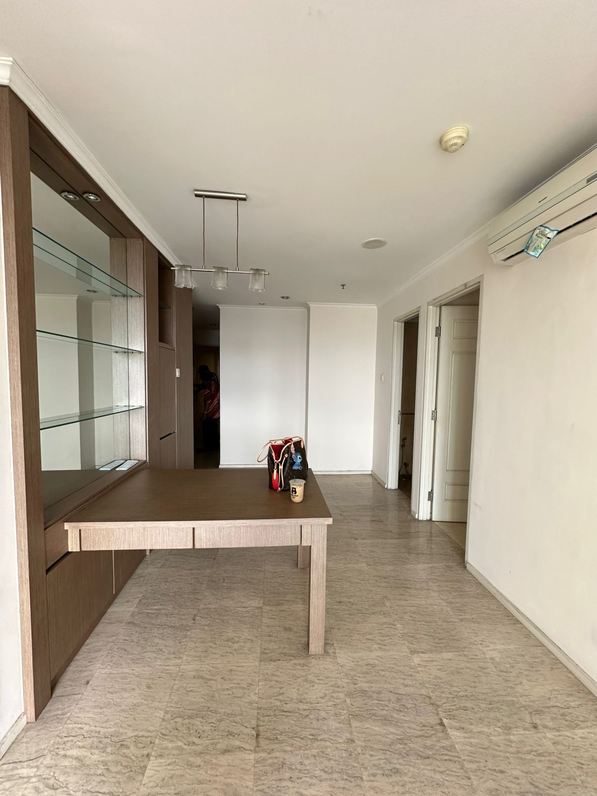 Dijual apartemen 2 plus 1 bedrooms Sudirman Fx