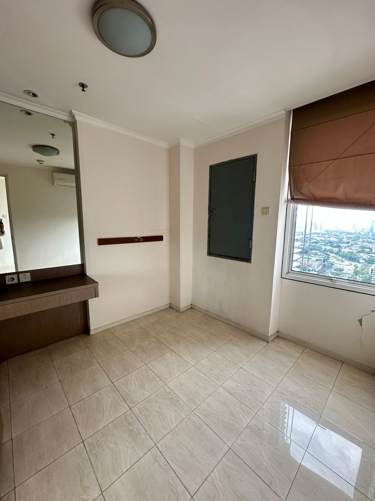 Dijual apartemen 2 plus 1 bedrooms Sudirman Fx