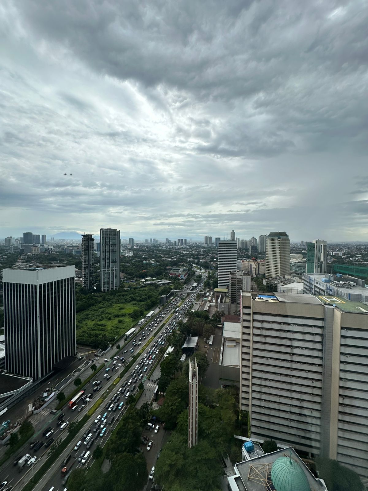 Dijual apartemen 2 plus 1 bedrooms Sudirman Fx