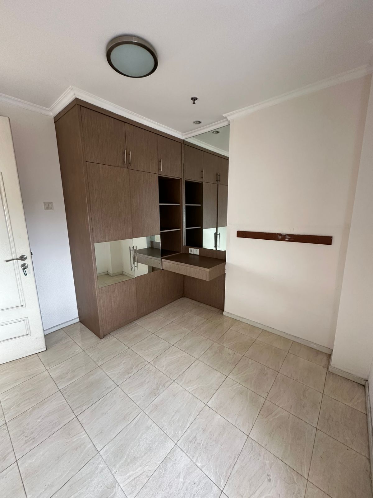 Dijual apartemen 2 plus 1 bedrooms Sudirman Fx