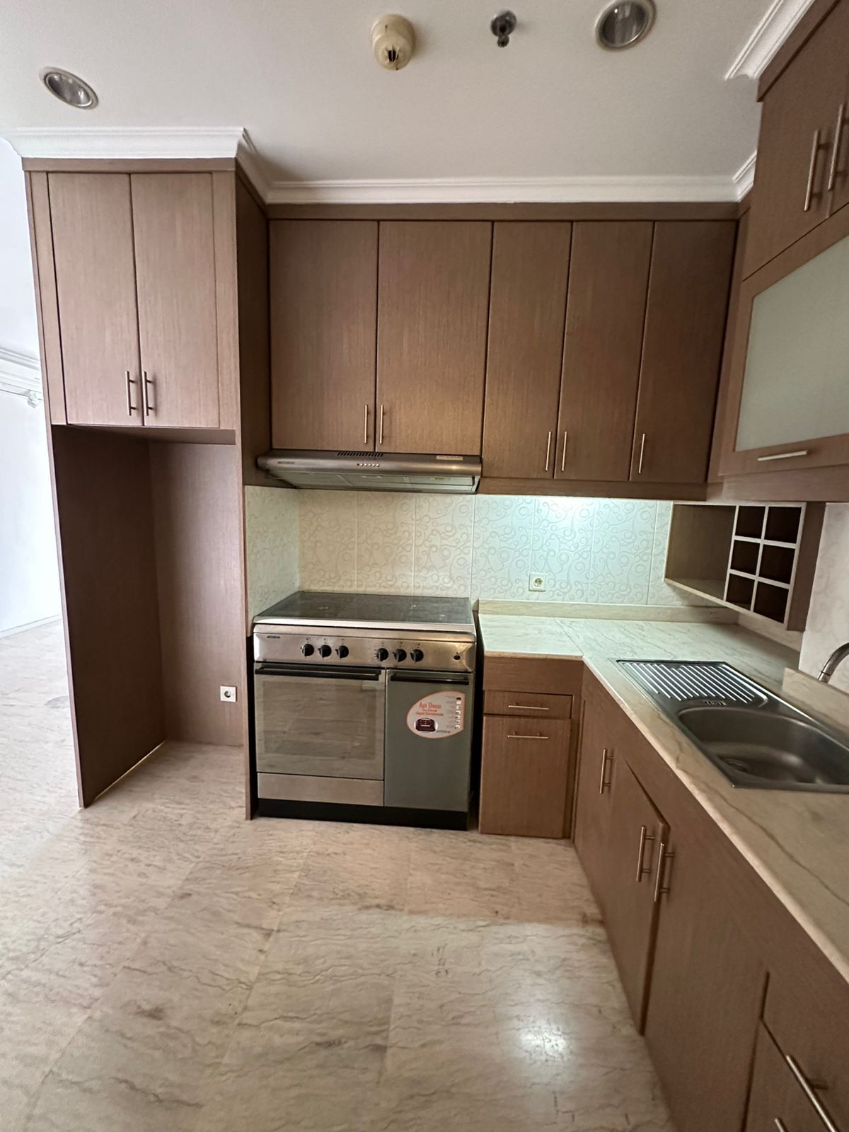 Dijual apartemen 2 plus 1 bedrooms Sudirman Fx