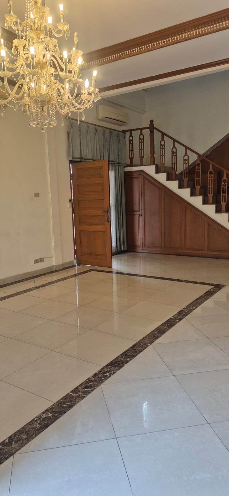 Disewakan rumah bisa untuk kantor di area Kayu Putih Pulo Gadung