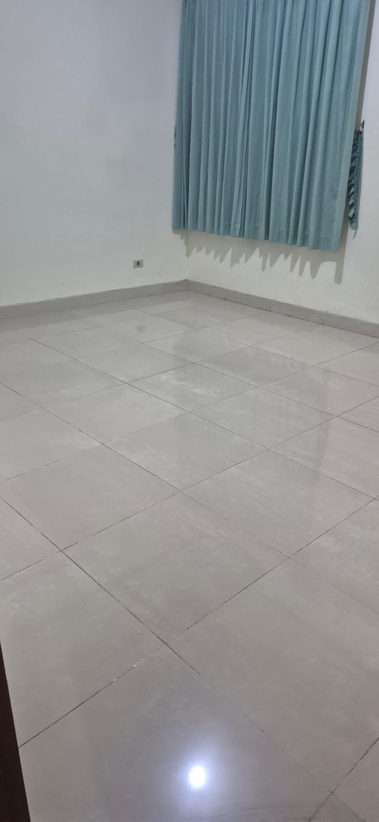 Disewakan rumah bisa untuk kantor di area Kayu Putih Pulo Gadung