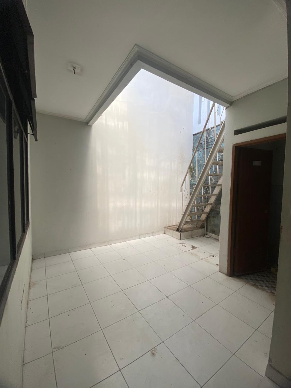 Rumah murah lokasi elit area dekat Batununggal