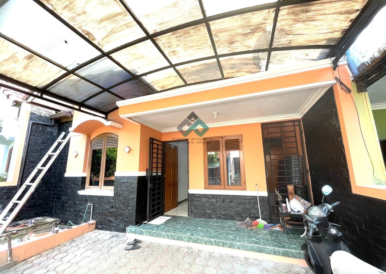 Rumah dijual cepat di Komplek Antapani Kota Bandung strategis