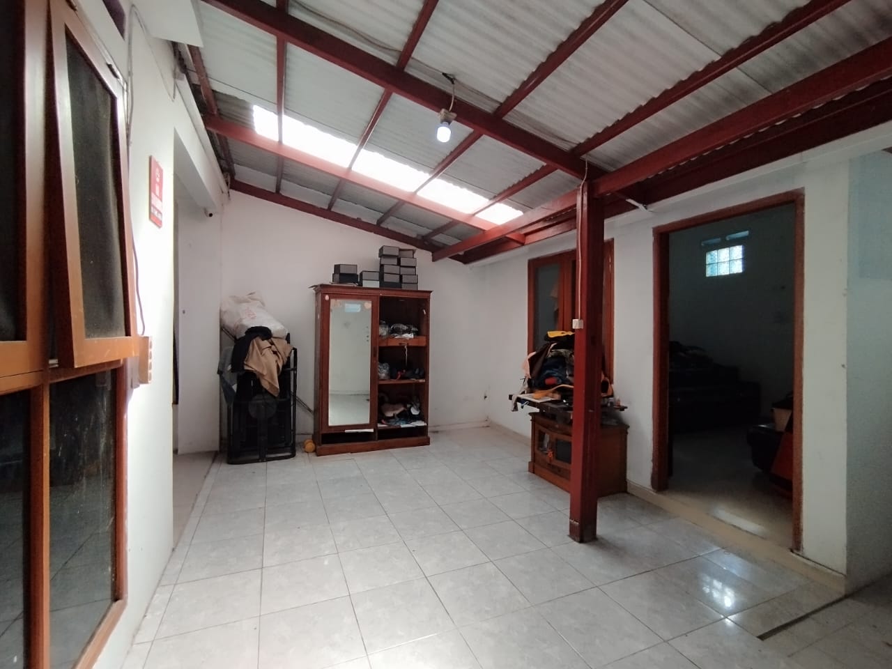 Rumah di Cisaranten Kulon – Nyaman dan Aman untuk Keluarga