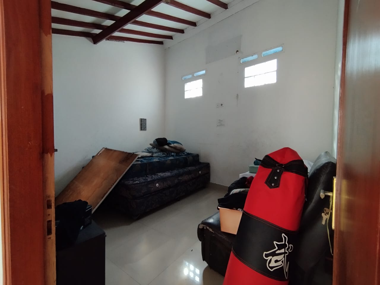 Rumah di Cisaranten Kulon – Nyaman dan Aman untuk Keluarga