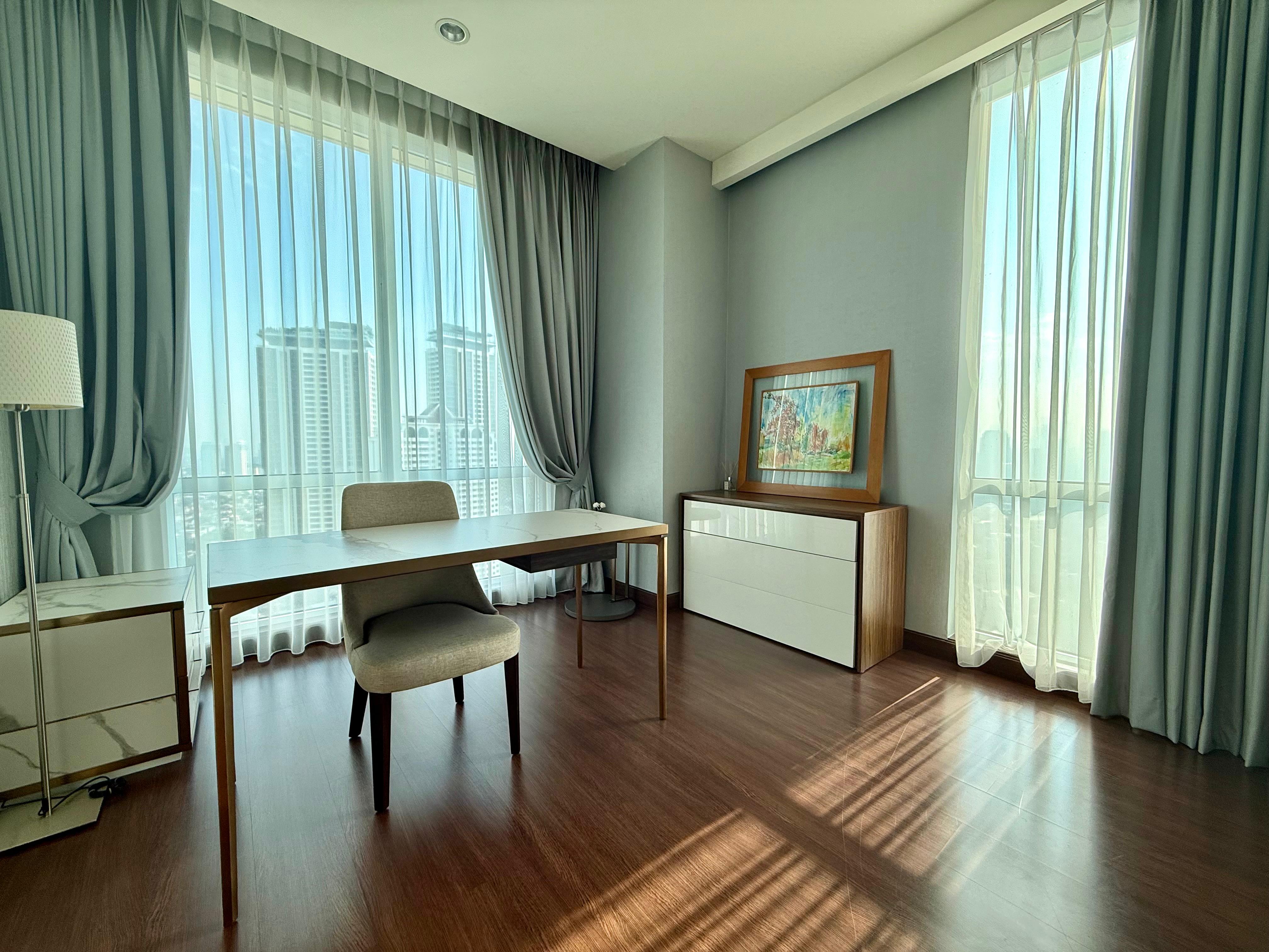 Dijual Apartemen 2 bedrooms Pakubuwono House, Jakarta Selatan