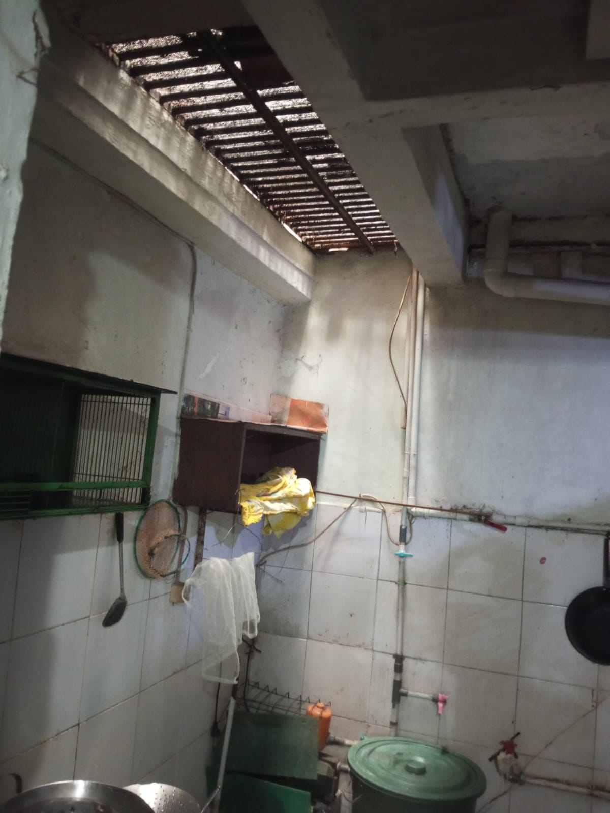 Dijual rumah dan kost dibawah Njop di Petojo Barat, Duri Pulo