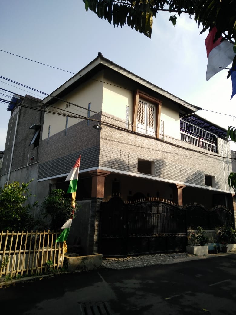 DIJUAL CEPAT – RUMAH HOOK STRATEGIS 3 LANTAI di PADALARANG
