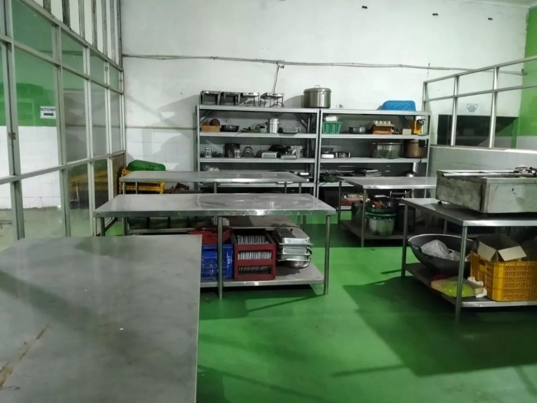 Rumah Usaha Raya Brigjend Katamso Waru Akses Bisa Kontainer