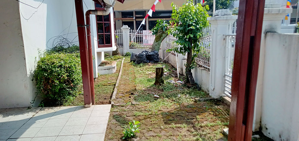 Rumah Gaya Eropa Klasik di Antapani Bandung