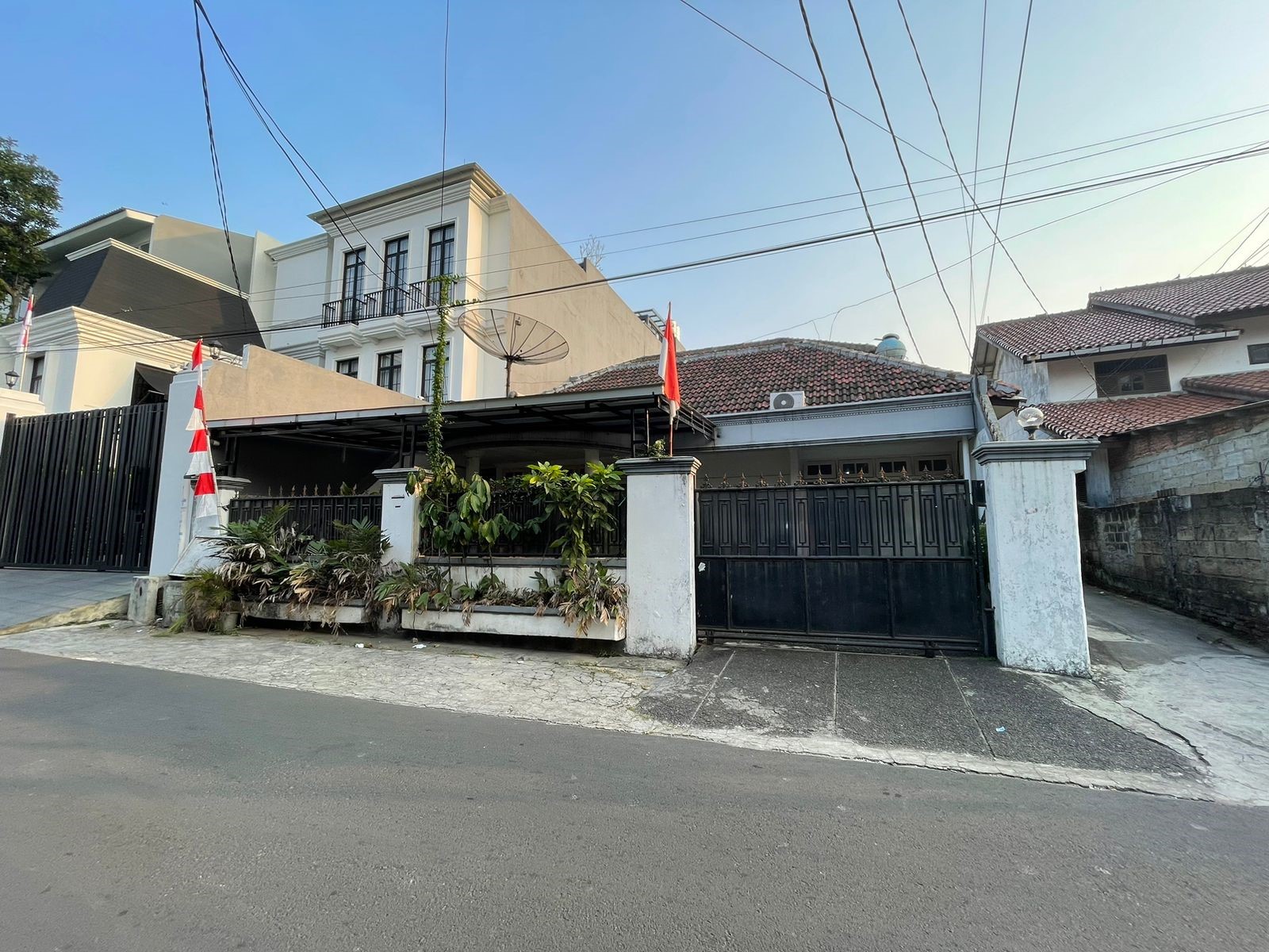 Dijual rumah dengan swimming pool di Cipete Selatan, Cilandak, J