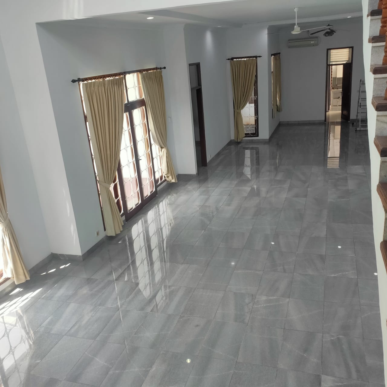 Disewakan rumah komplek mewah di Pejaten Barat, Pasar Minggu