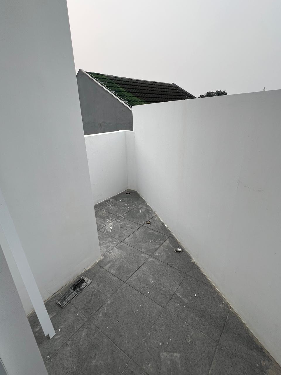 Dijual rumah cluster baru klasik di Kelapa Dua Wetan, Ciracas