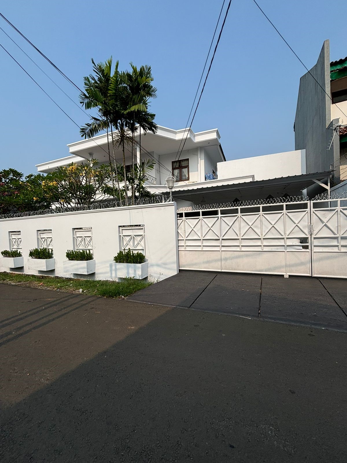 Disewakan rumah komplek mewah di Pejaten Barat, Pasar Minggu