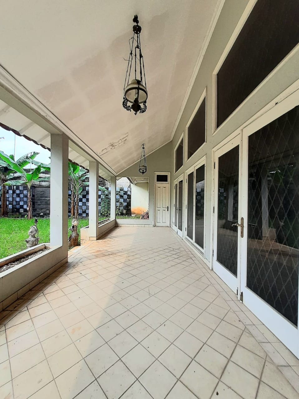 Dijual murah Rumah Luas di Lebak Bulus, Cilandak Jakarta Selatan