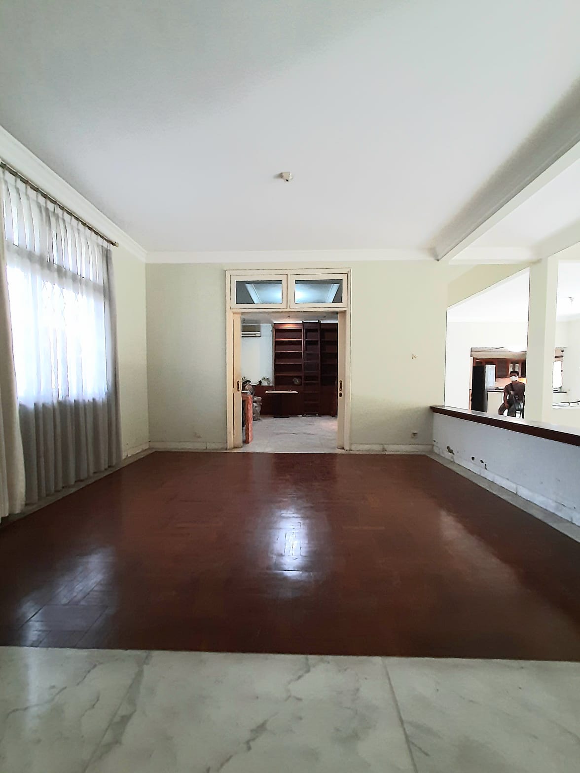 Dijual murah Rumah Luas di Lebak Bulus, Cilandak Jakarta Selatan