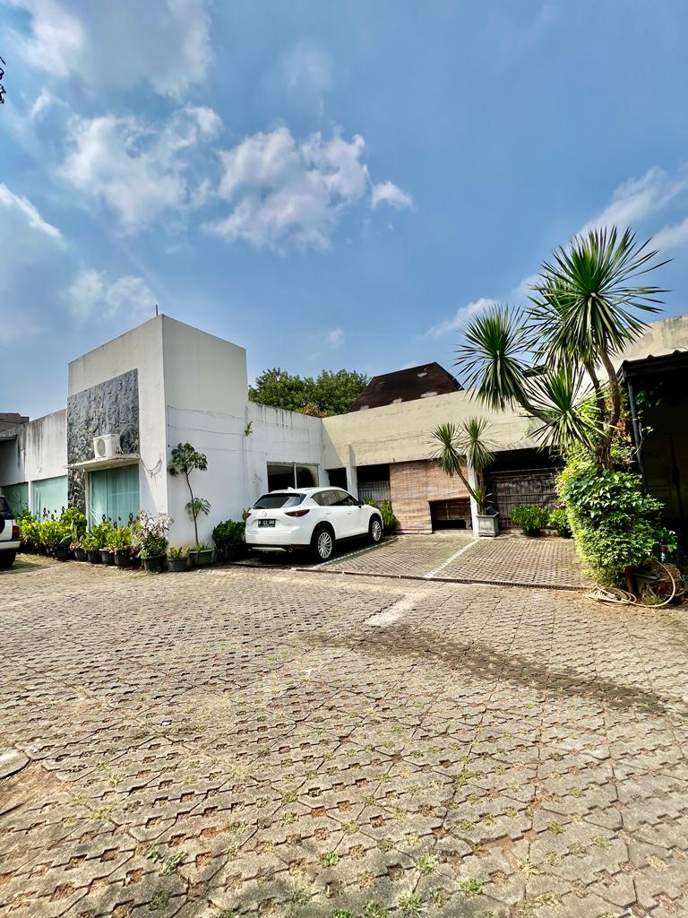 Dijual rumah lama  dan rumah kost 18 kamar di Cilandak