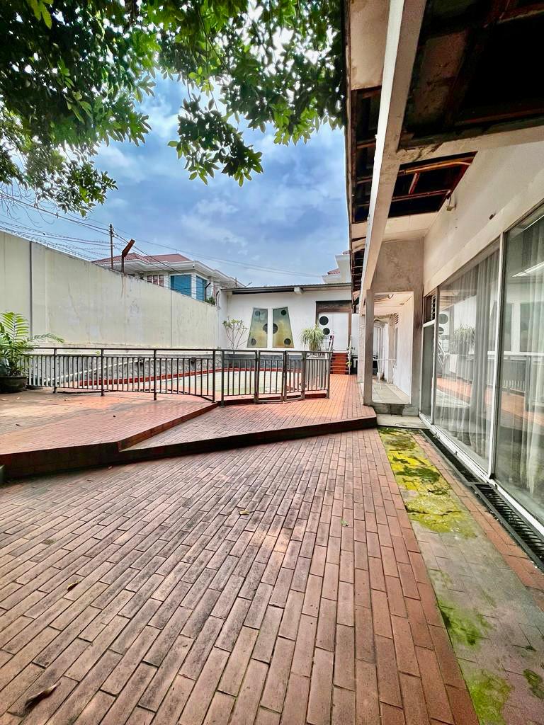 Dijual rumah lama  dan rumah kost 18 kamar di Cilandak