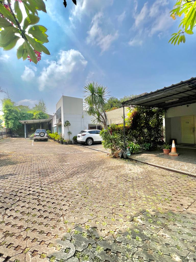 Dijual rumah lama  dan rumah kost 18 kamar di Cilandak