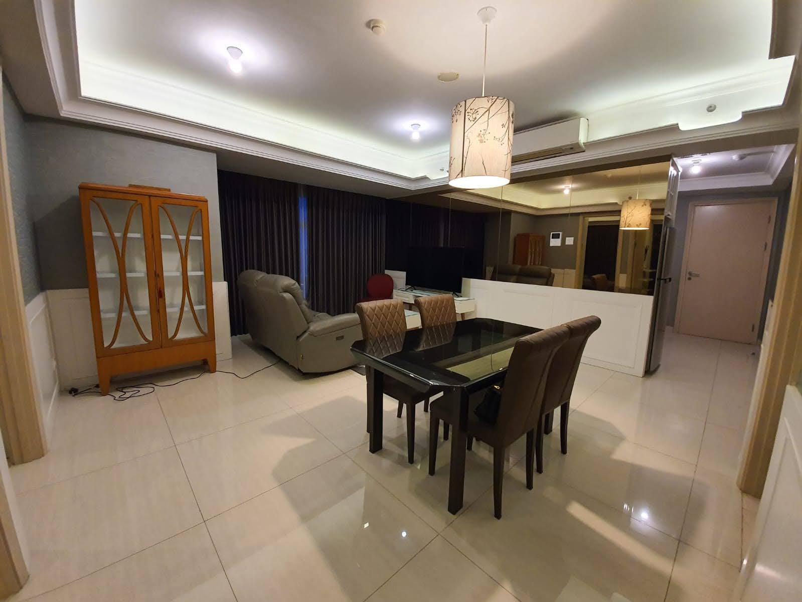 Disewakan LARIZ Mansion Lantai M5 Pakuwon Mall full furnish