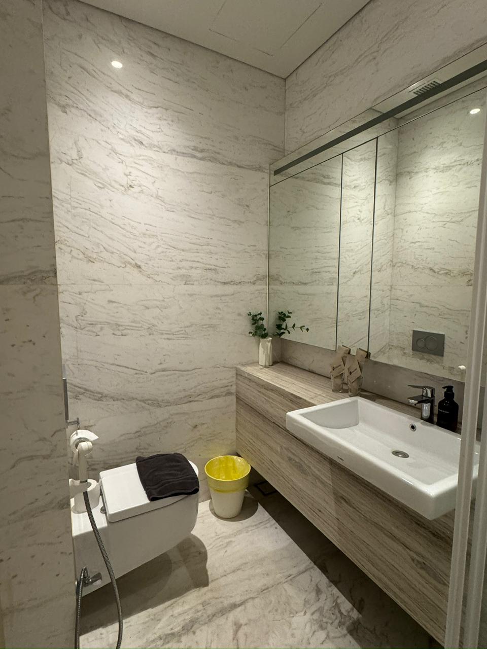 Dijual Cepat Apartemen Izzara 2BR Full Furnished – Lantai 21, Vi