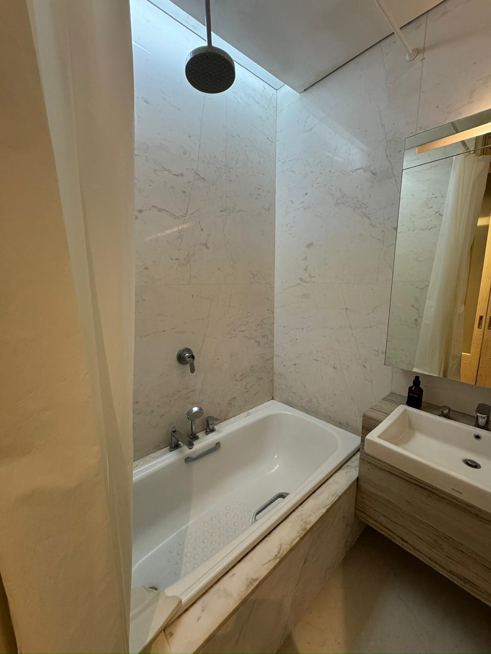 Dijual Cepat Apartemen Izzara 2BR Full Furnished – Lantai 17