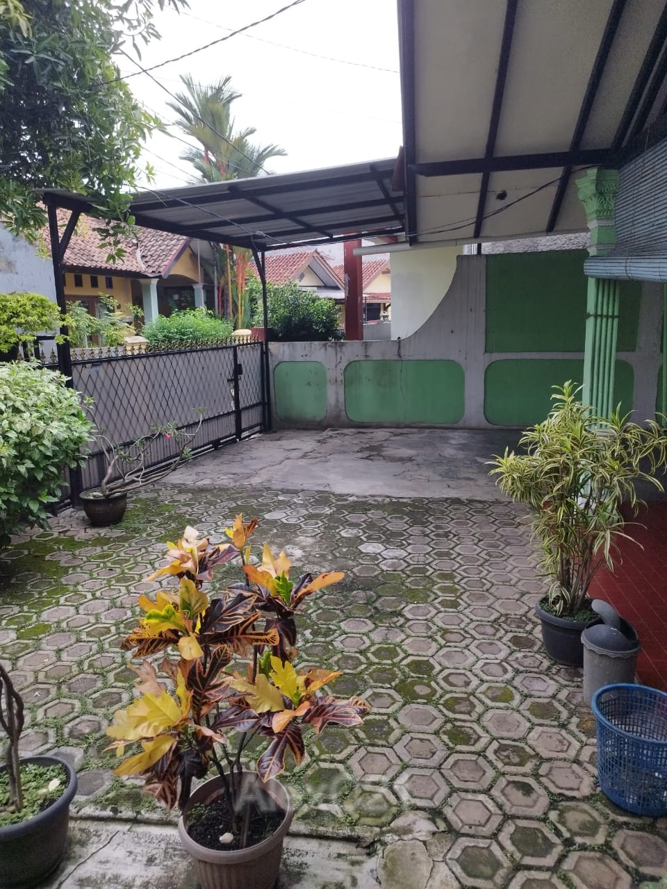 Dijual Rumah 2 Lantai dan Kontrakan 1 Pintu termurah di Ceger