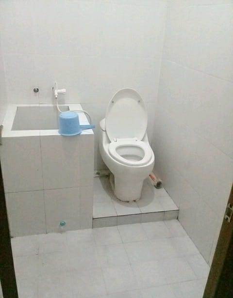 RUMAH DI TAMAN GALAXY