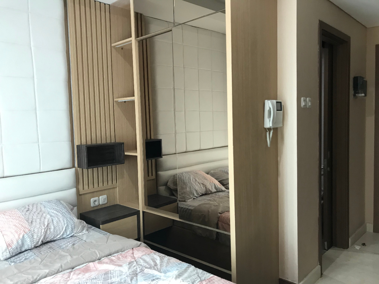 Dijual Apartemen studio Puri Orchard Tower A Samping Gedung OT