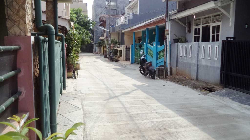 RUMAH DI TAMAN GALAXY