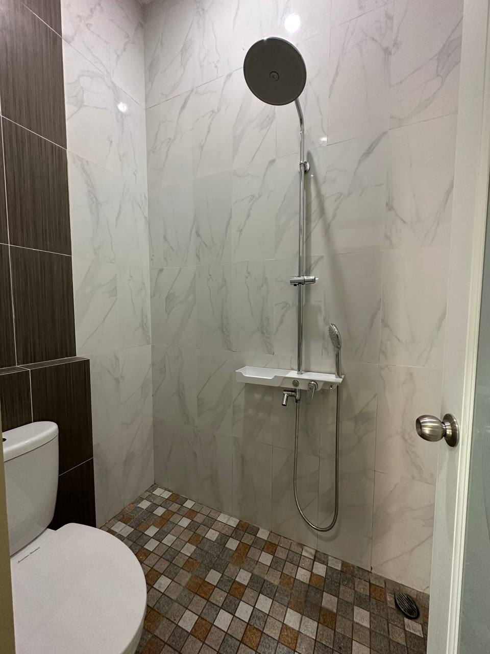 Rumah baru hook plus rooftop di Cibubur Ciracas Jakarta Timur