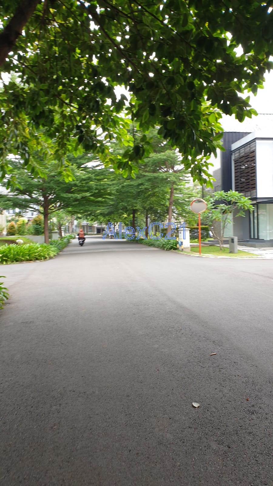 Dijual rumah 2 lantai semi furnished di Premier Terrace, Ciracas