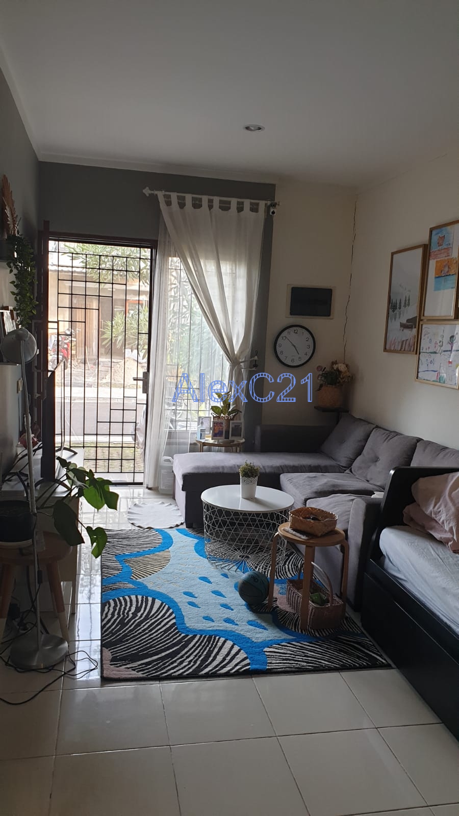 Dijual rumah 2 lantai semi furnished di Premier Terrace, Ciracas