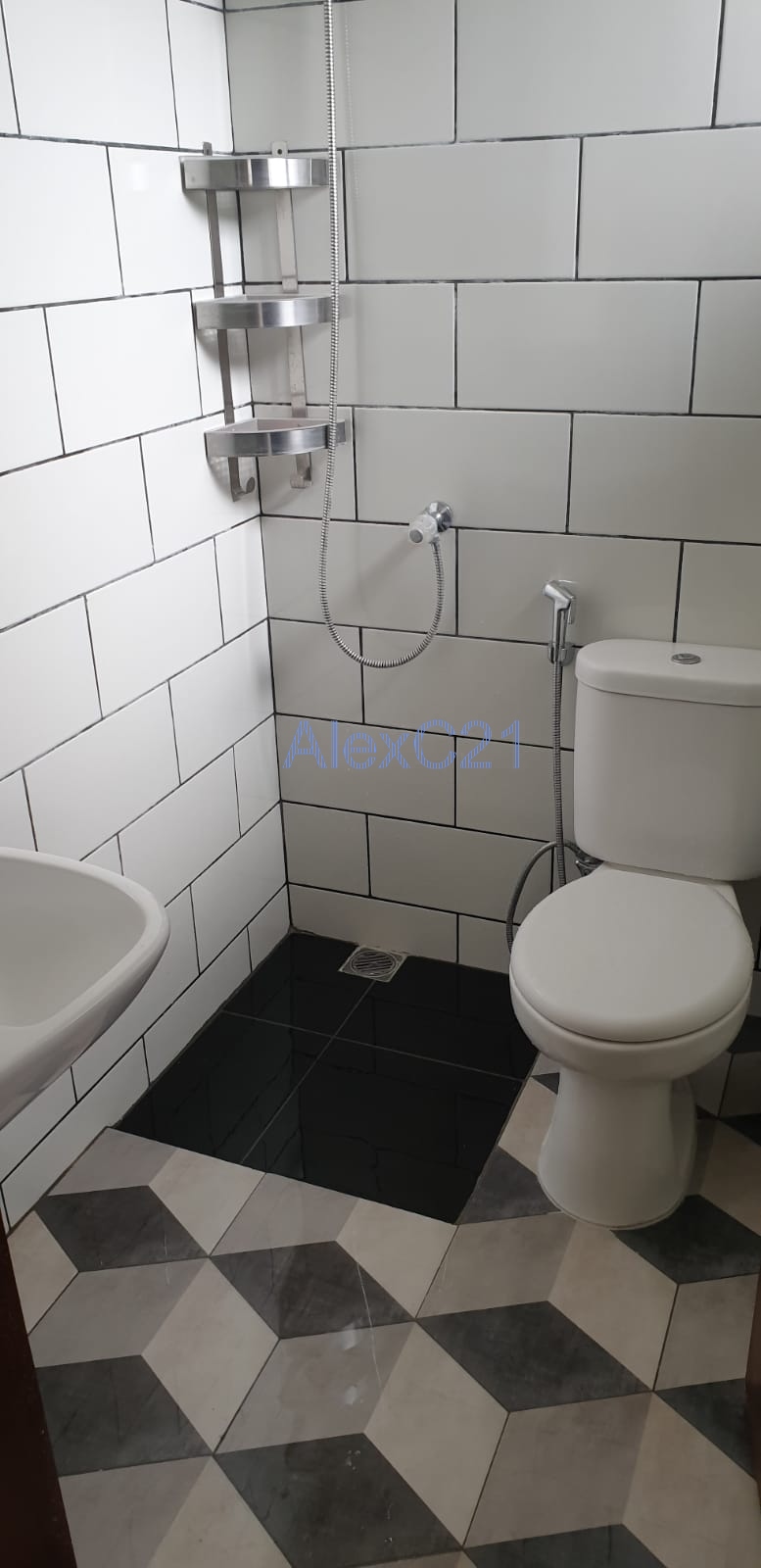 Dijual rumah 2 lantai semi furnished di Premier Terrace, Ciracas