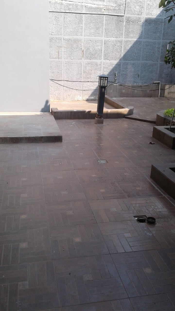 Dijual rumah komplek Taman Himalaya Karawaci  Kelapa Dua