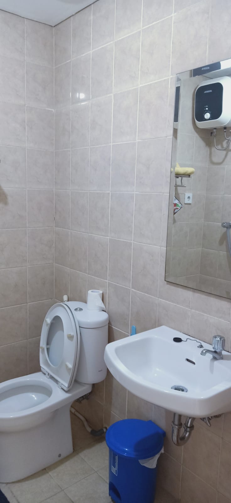 Apartemen Cosmo Terrace Jl. K.H. Mas Mansyur, Kebon Melati