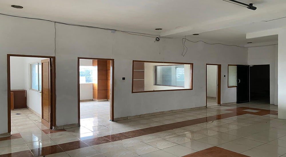 Rumah Full Furnish & Kantor Dgn Fasilitas Gym Berikut Peralatan