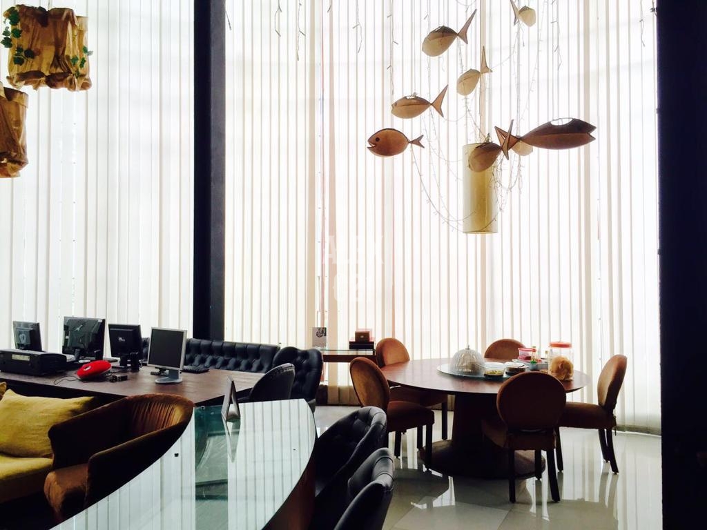 Dijual Rumah Cantik Mewah Strategis, Area Bukit Gading VIlla