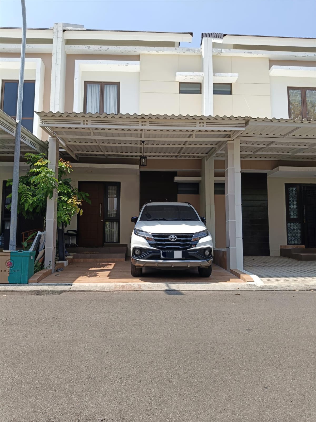 Dijual rumah rapi siaphuni di Summarecon Bekasi Cluster Burgundy