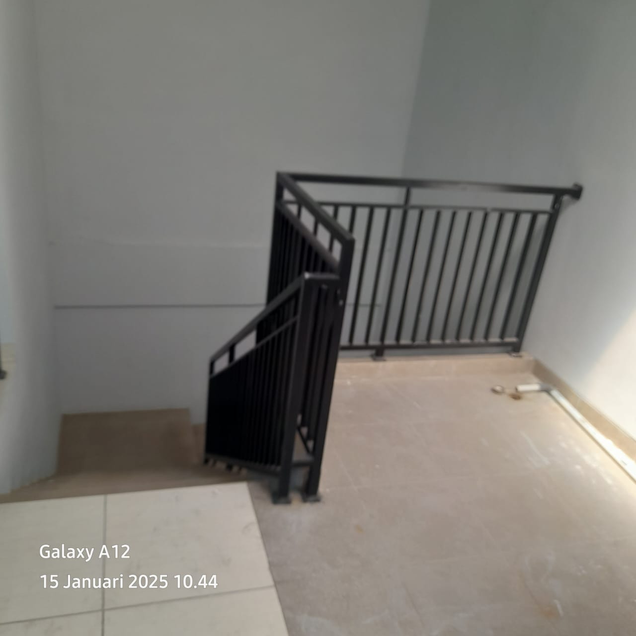 Disewa ruko dengan area bebas banjir di jalan Dahlia Indah Raya