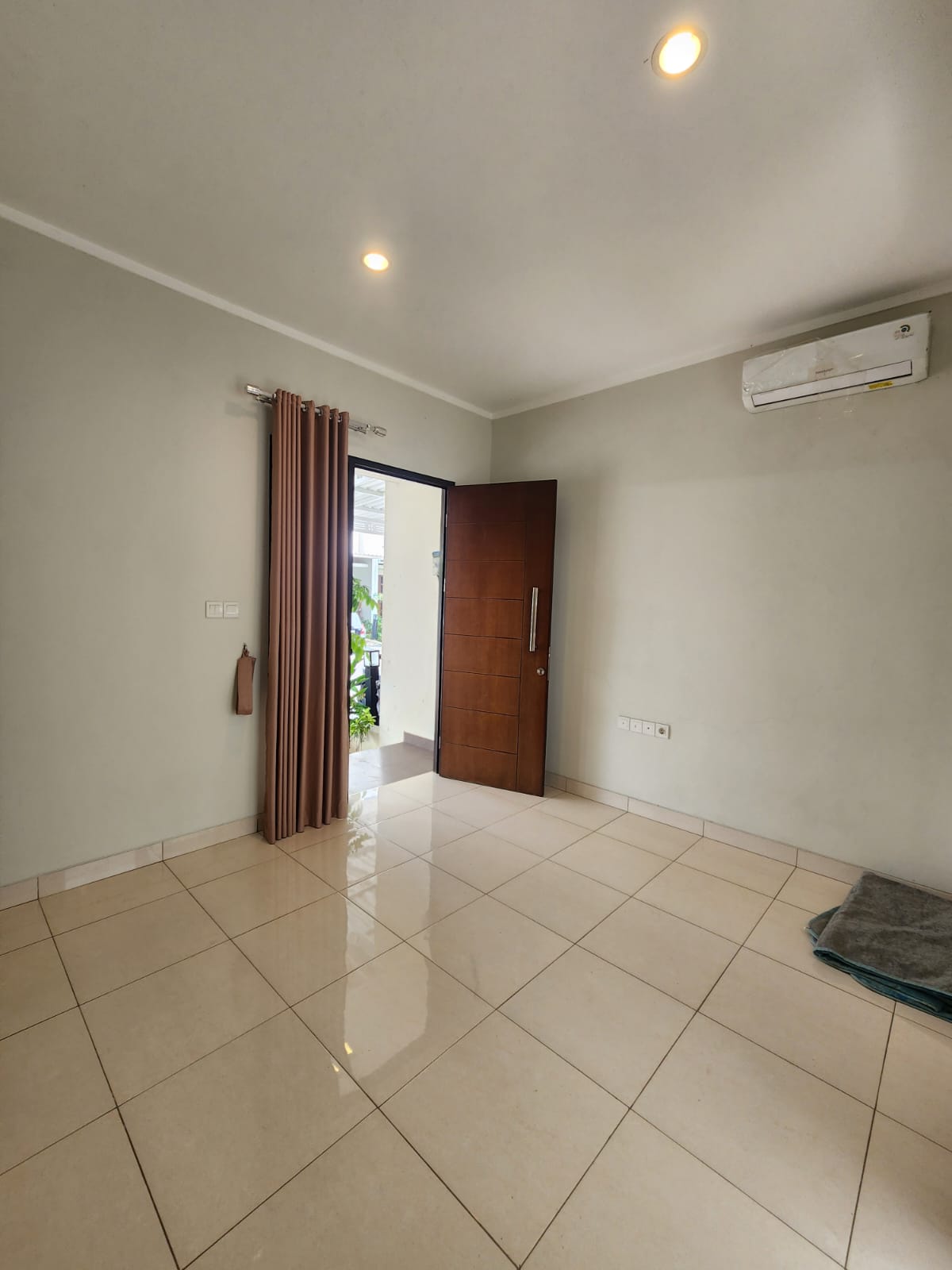 Dijual rumah rapi siaphuni di Summarecon Bekasi Cluster Burgundy