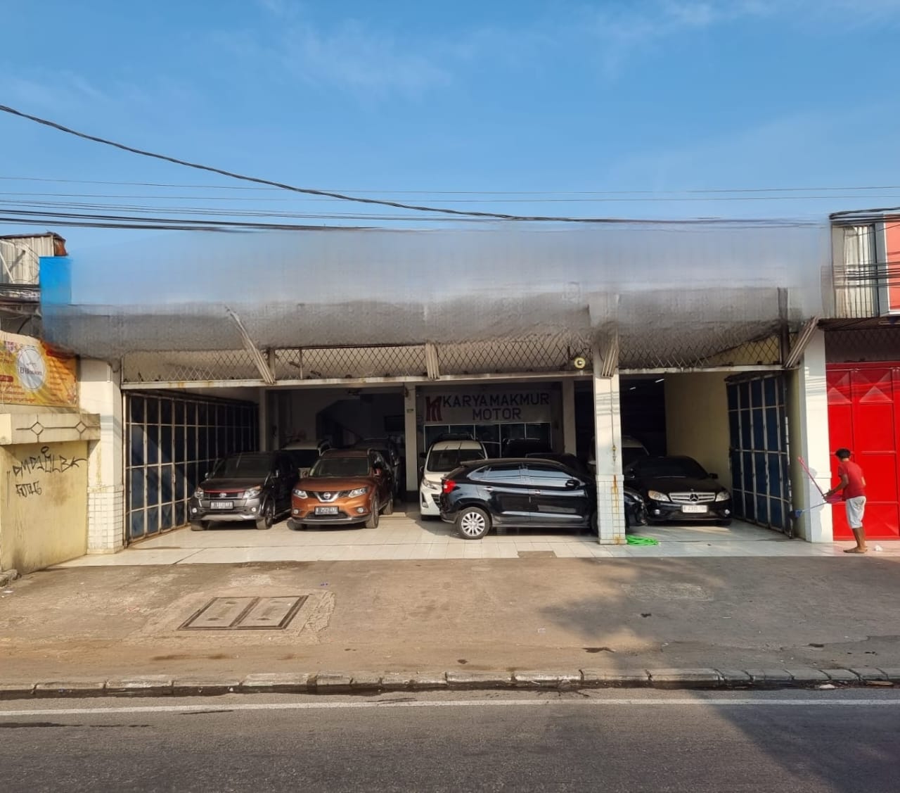 Dijual ruko gandeng ex showroom di jalan Sultan Agung Bekasi