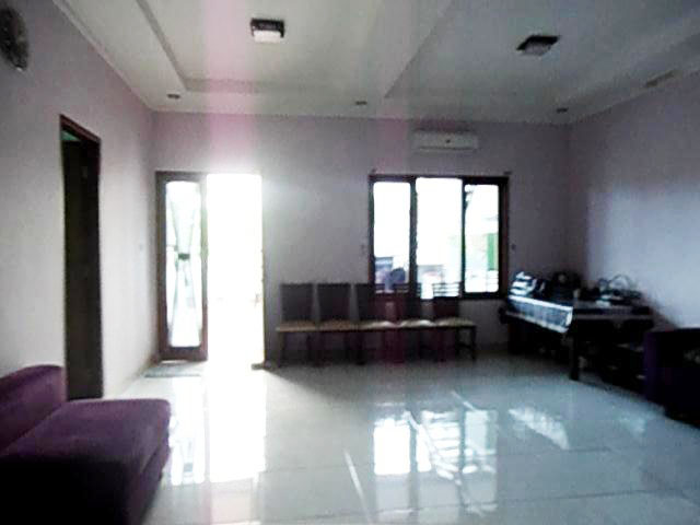 RUMAH BAGUS DAN LUAS DI PONDOK PEKAYON INDAH