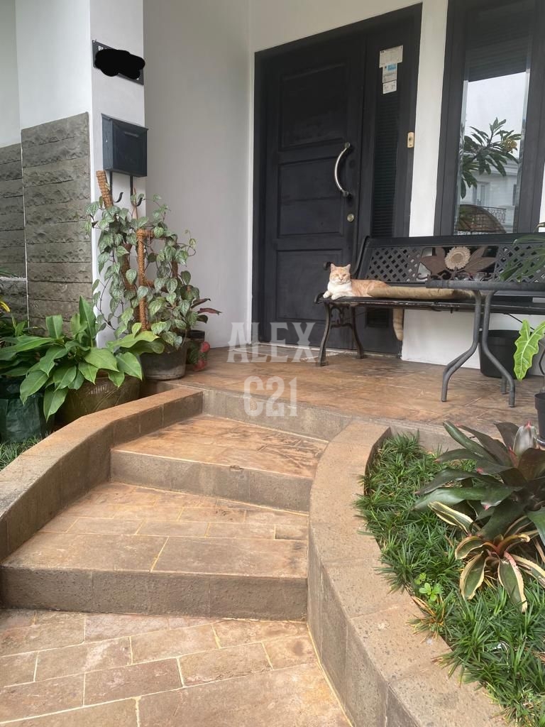 Dijual rumah cantik mewah Jatibening Baru, Pondok Gede, Bekasi